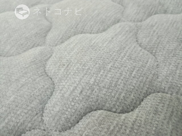 コイズミファニテック・ユニクスの表面はふわっふわのニット生地