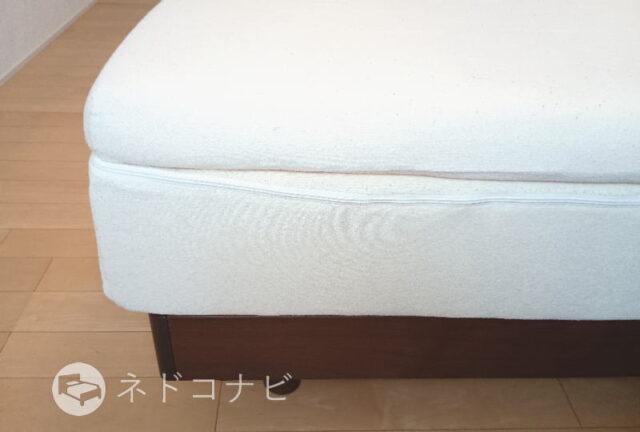 低反発ウレタンのトッパー+高反発ウレタンのベースマットレス